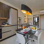 Ponte Seveso, 26 - Awaits You! Apartman